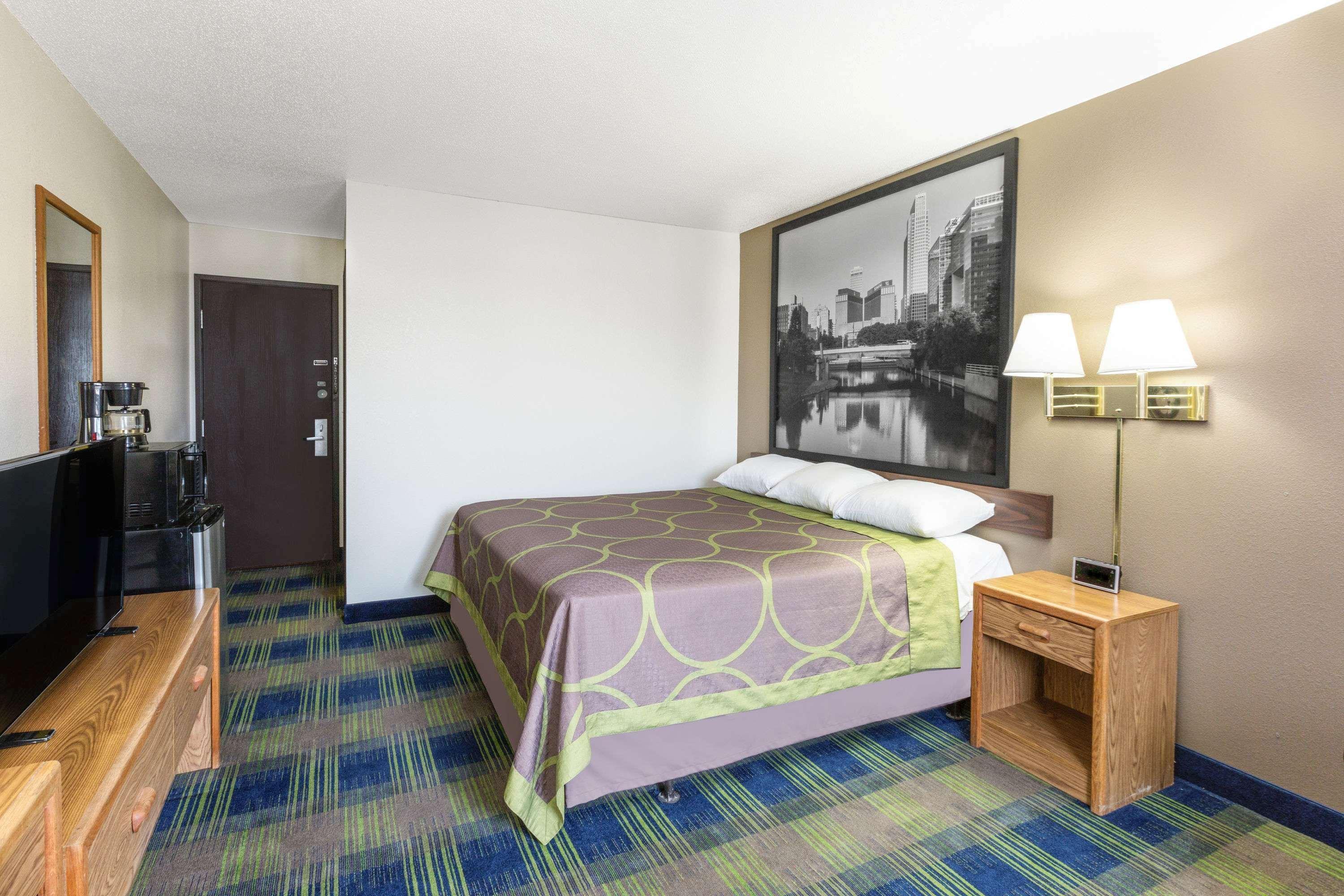 Super 8 By Wyndham Columbus Motel Eksteriør bilde
