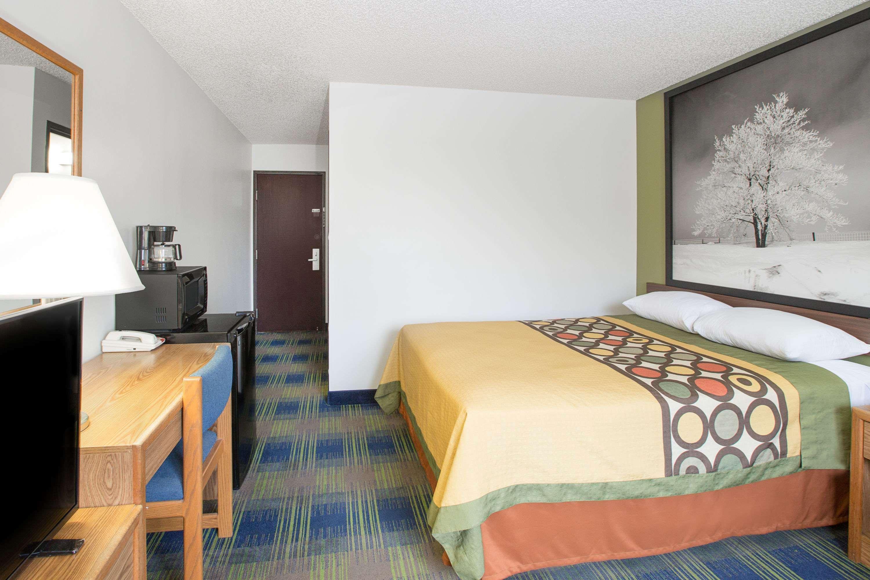 Super 8 By Wyndham Columbus Motel Eksteriør bilde