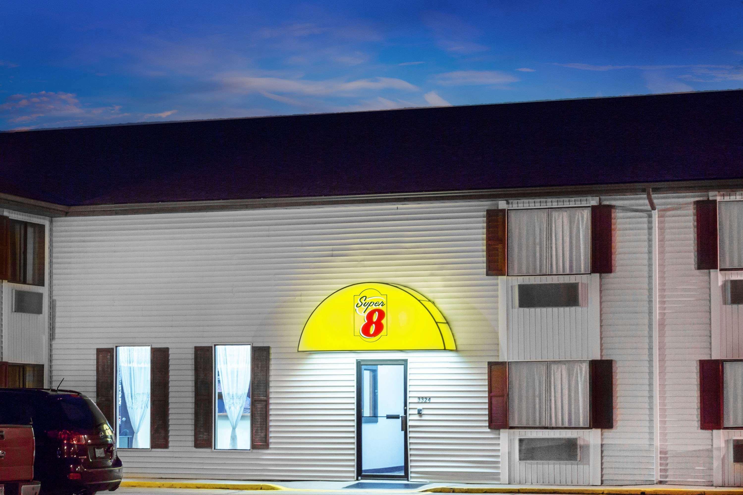Super 8 By Wyndham Columbus Motel Eksteriør bilde