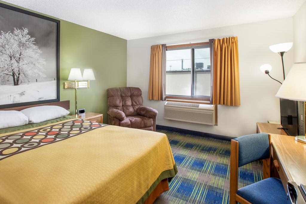 Super 8 By Wyndham Columbus Motel Eksteriør bilde